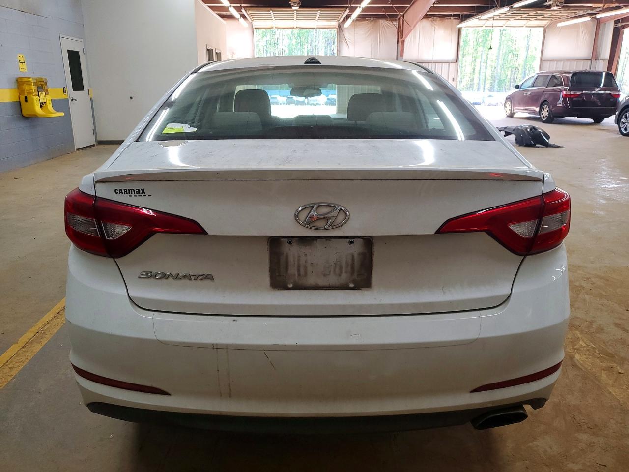 2015 HYUNDAI SONATA SE photo 6