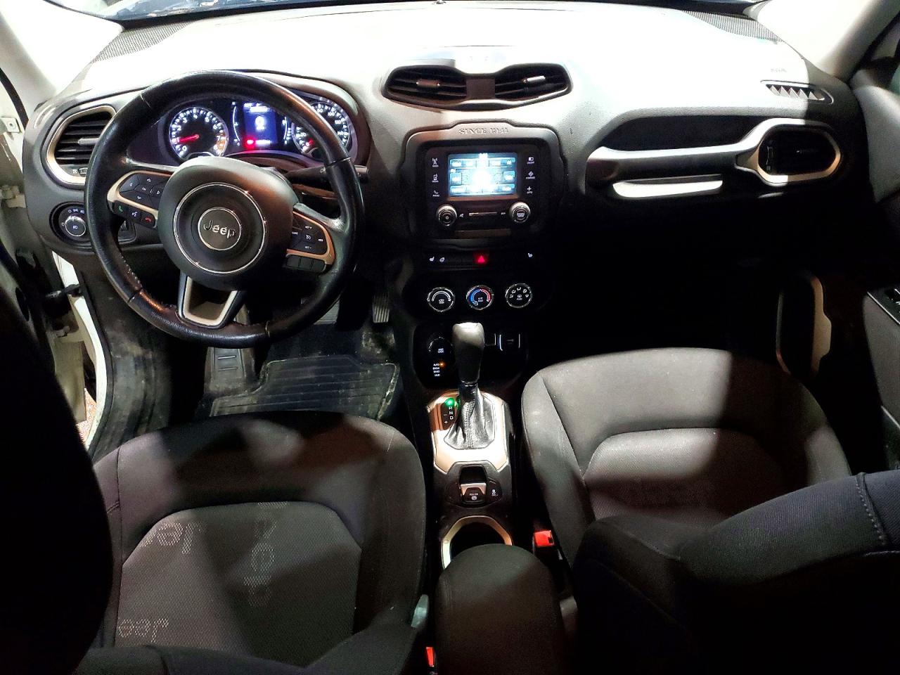 2017 JEEP RENEGADE LATITUDE photo 15