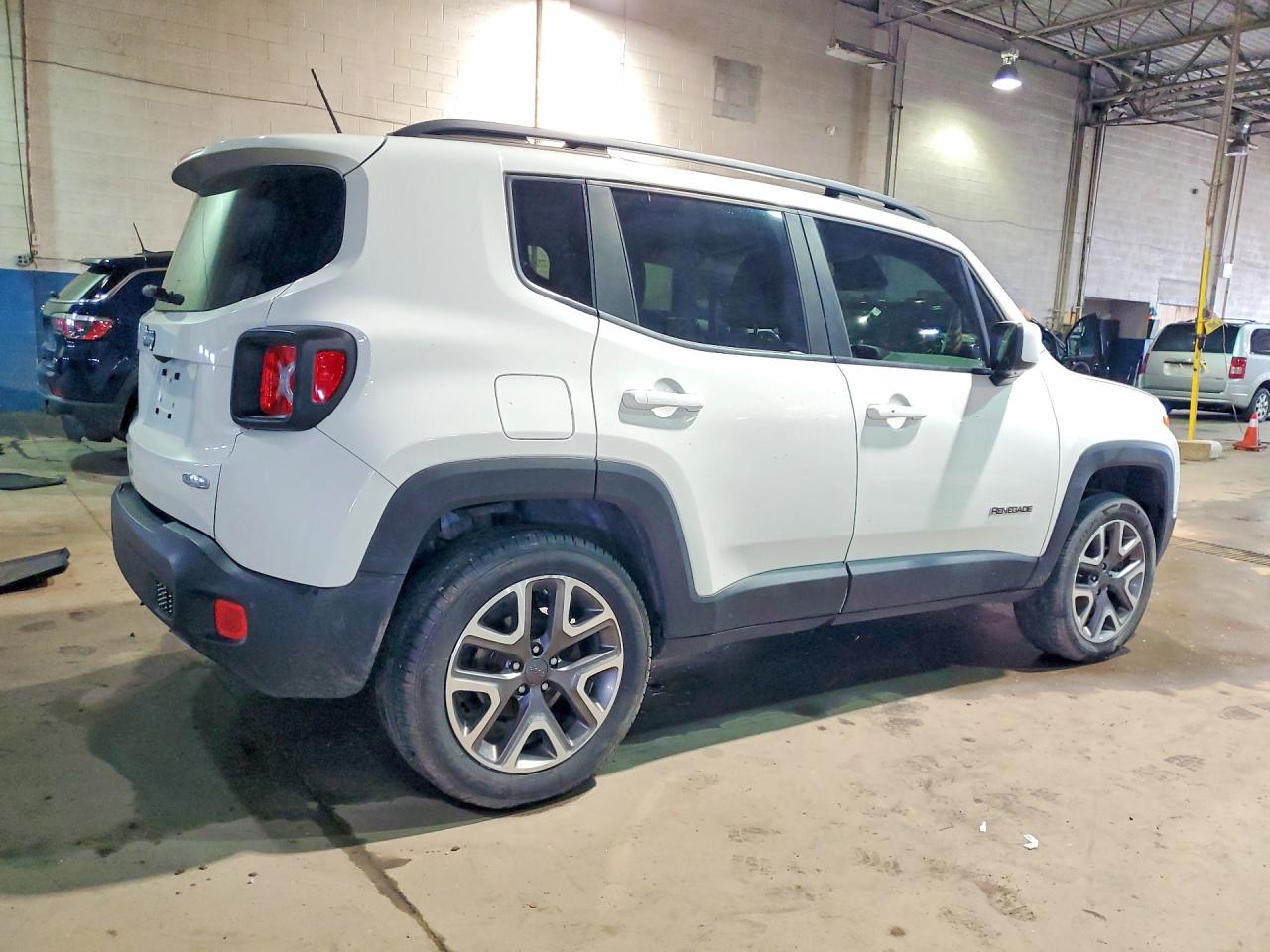 2017 JEEP RENEGADE LATITUDE photo 5