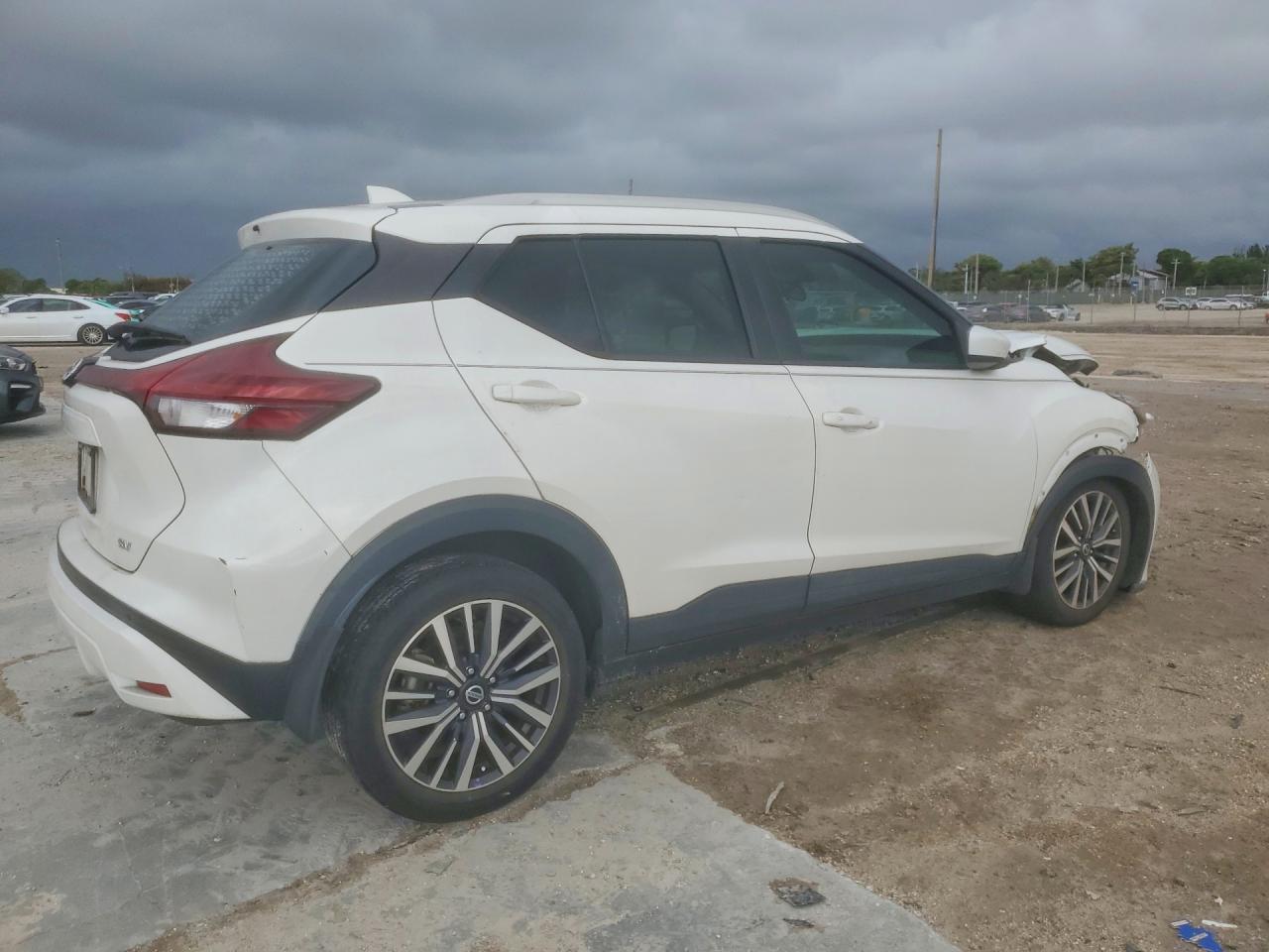 2021 NISSAN KICKS SV photo 5