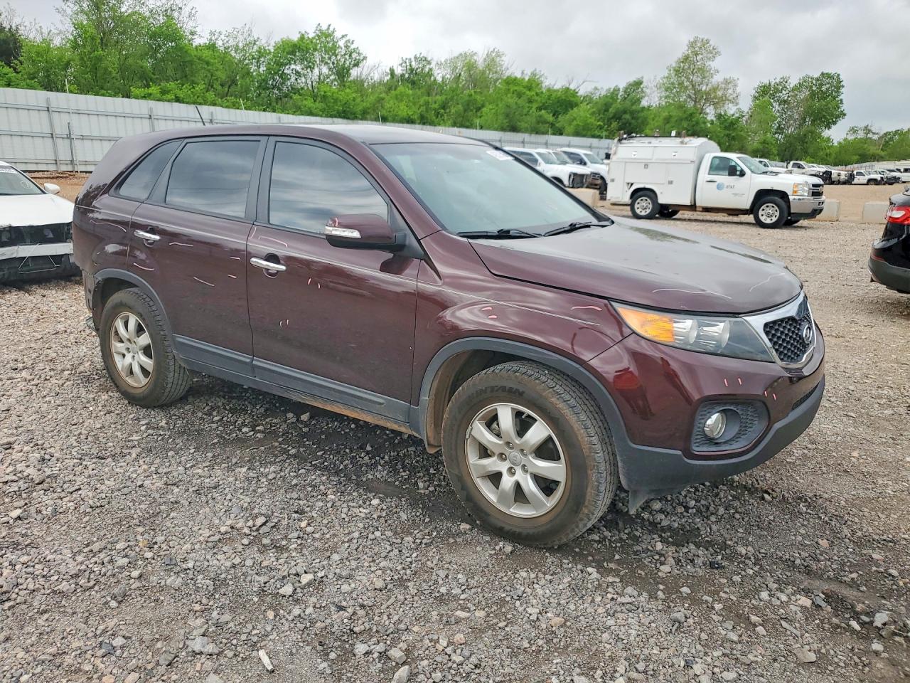 2013 KIA SORENTO LX photo 4