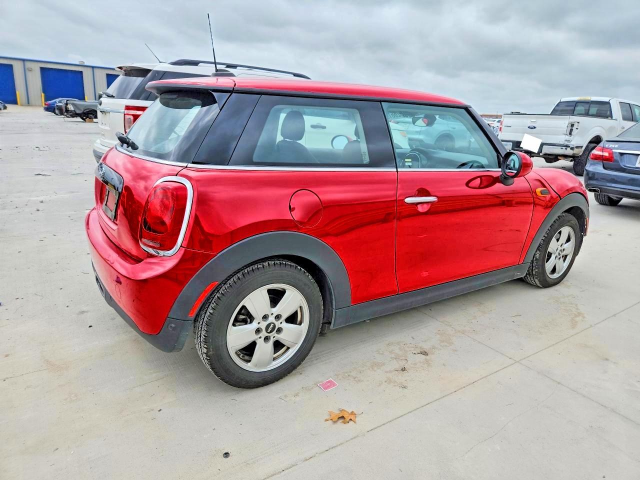 2019 MINI COOPER photo 3