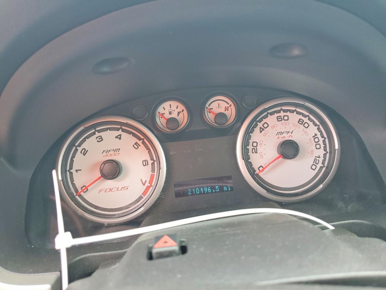 2008 FORD FOCUS SE photo 17