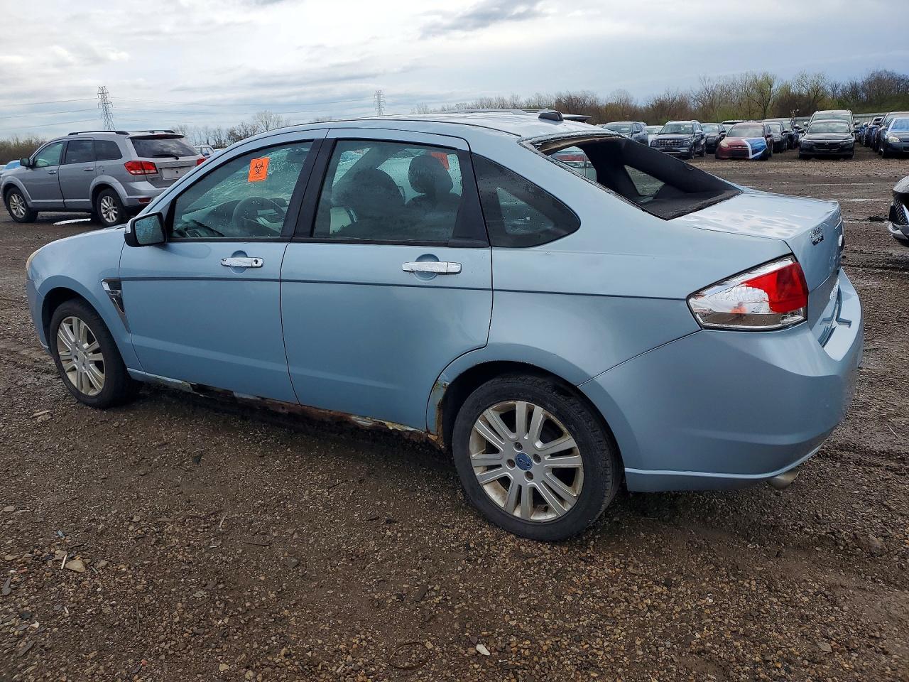 2008 FORD FOCUS SE photo 3