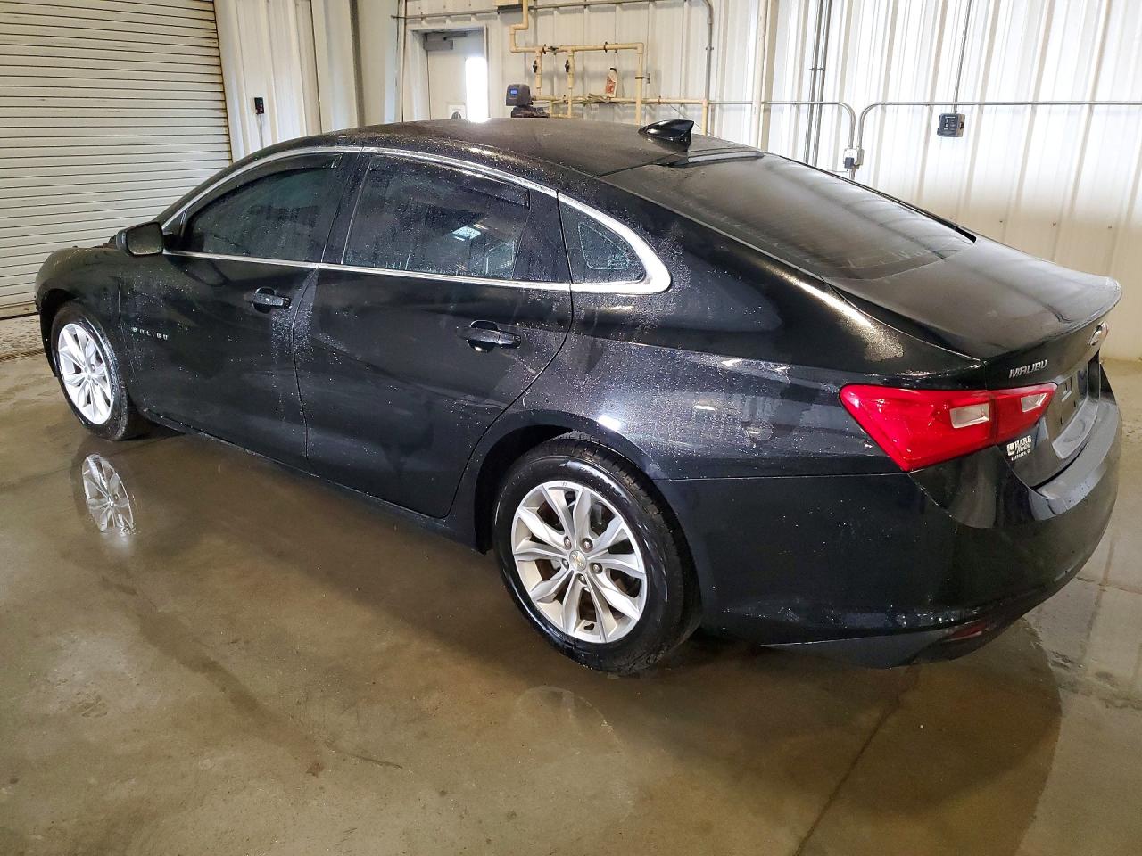 2023 CHEVROLET MALIBU LT photo 2