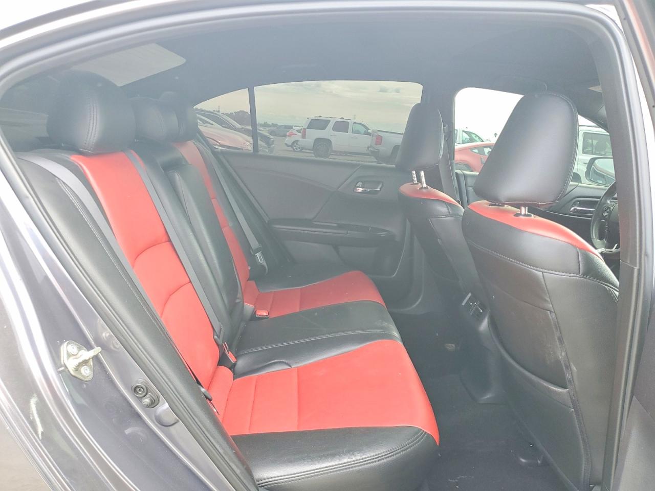 2016 HONDA ACCORD TOURING photo 19