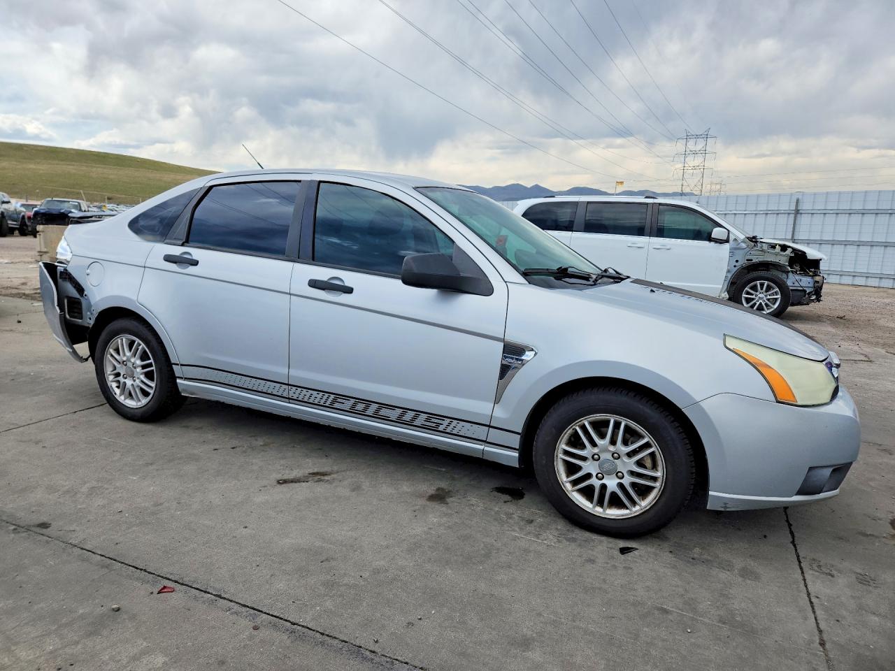 2008 FORD FOCUS SE photo 4