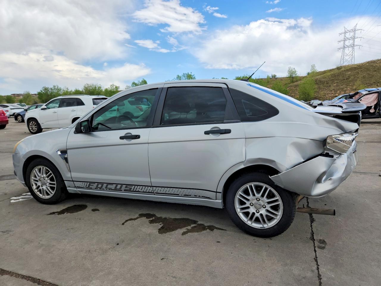 2008 FORD FOCUS SE photo 2
