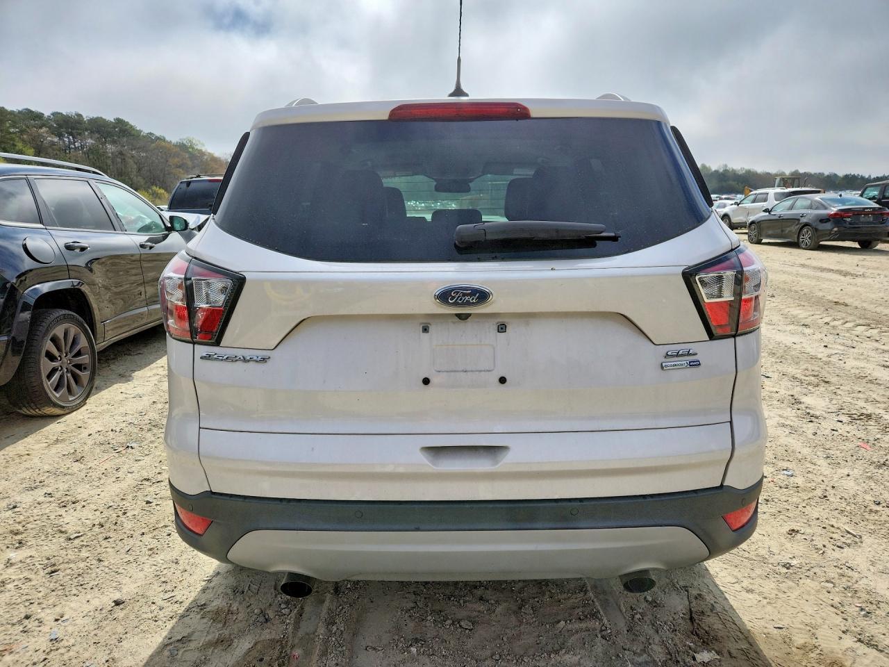 2018 FORD ESCAPE SEL photo 16