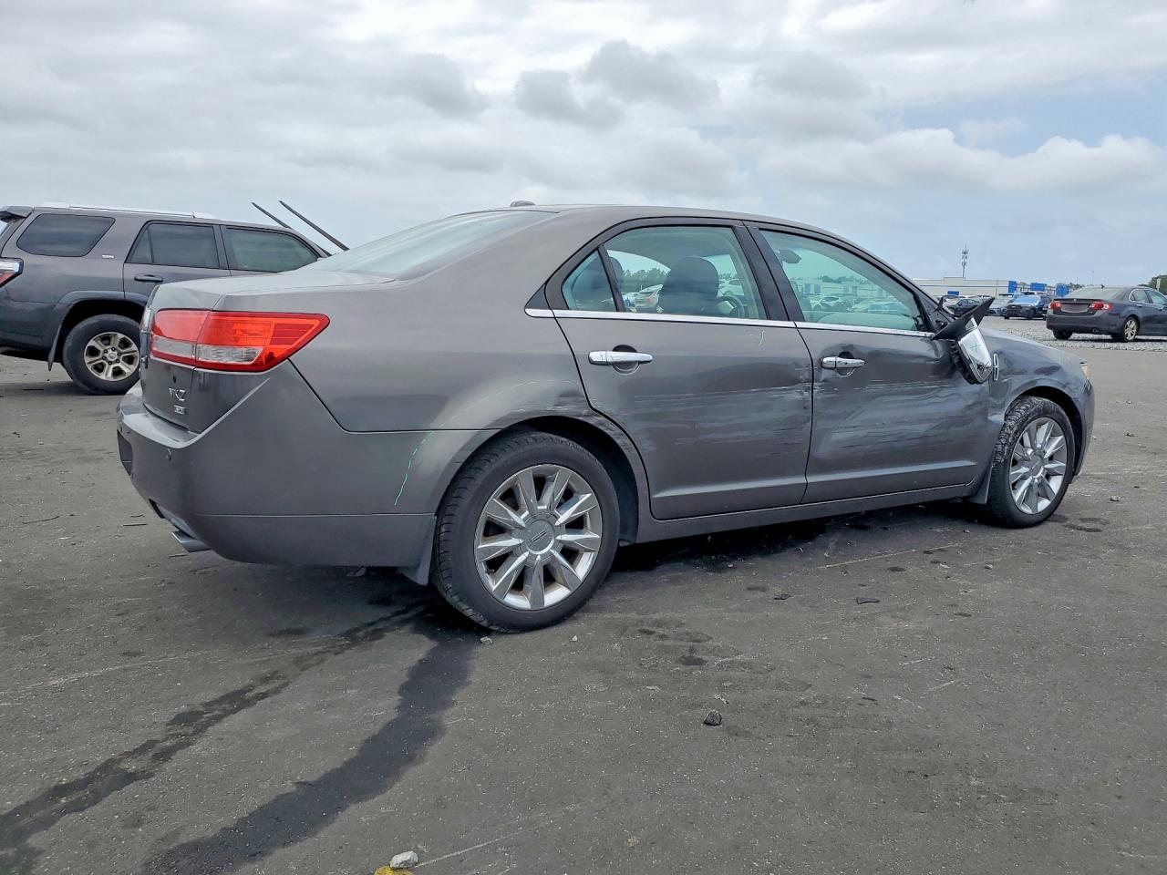2011 LINCOLN MKZ photo 3