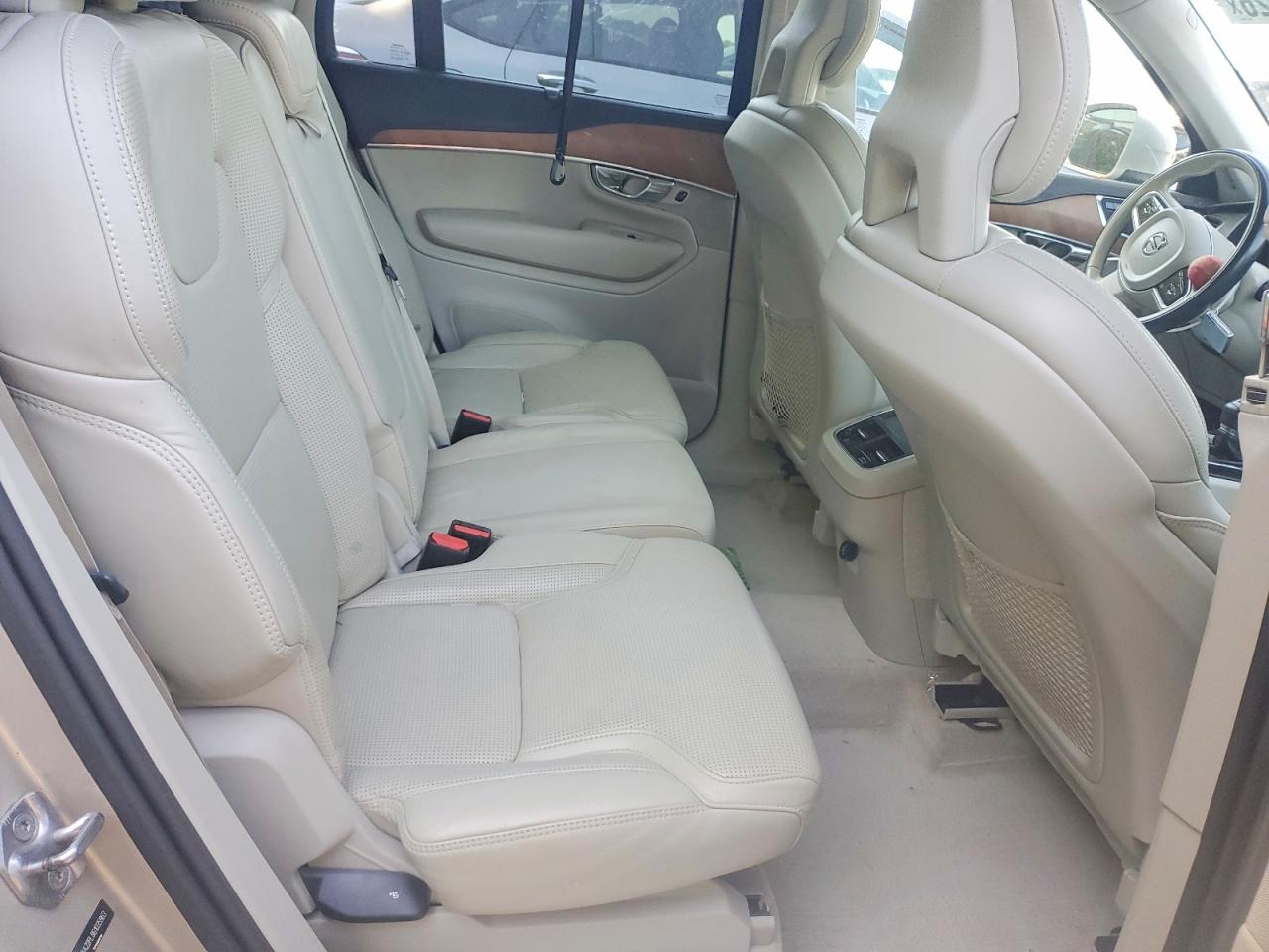 2016 VOLVO XC90 T6 photo 31