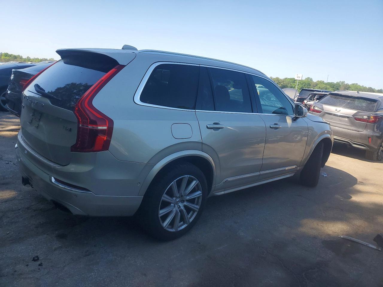 2016 VOLVO XC90 T6 photo 7