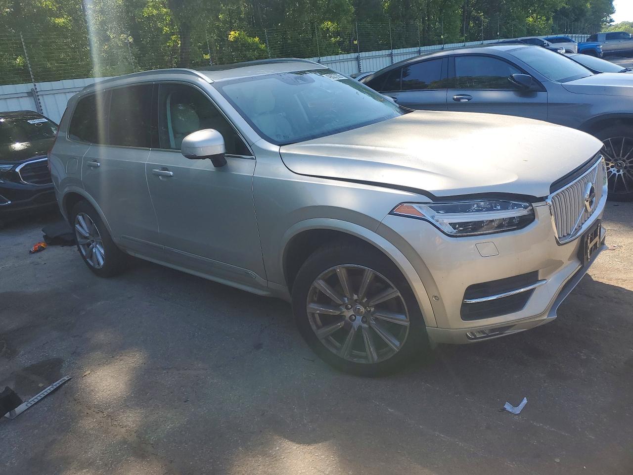 2016 VOLVO XC90 T6 photo 10