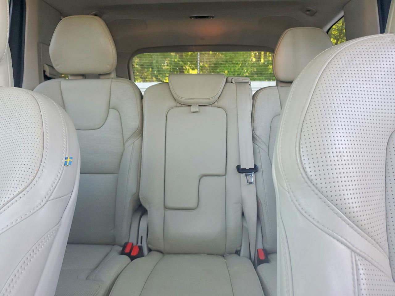 2016 VOLVO XC90 T6 photo 28