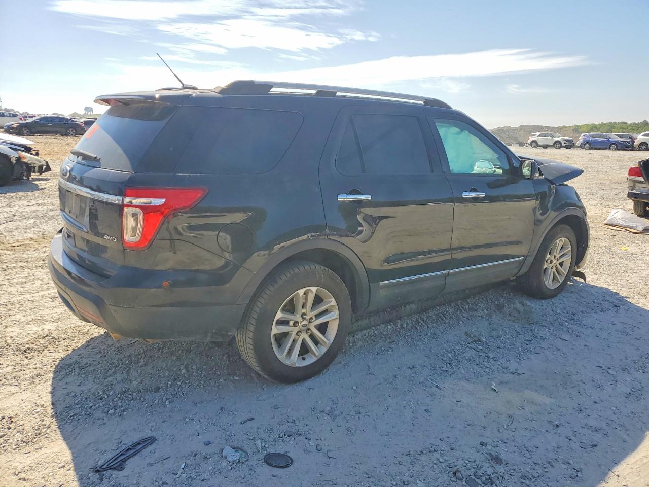 2014 FORD EXPLORER XLT photo 3