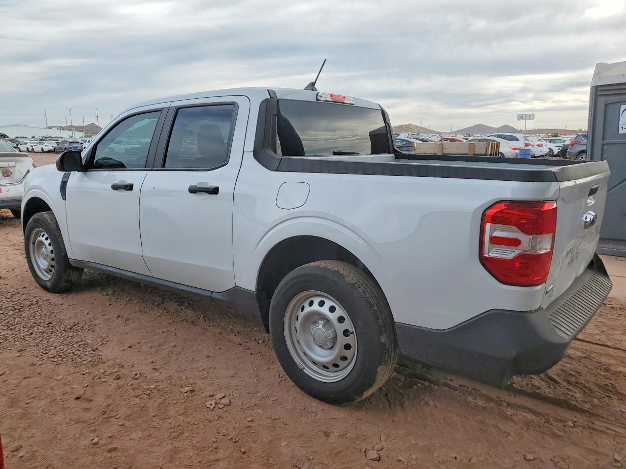2024 FORD MAVERICK XL photo 3