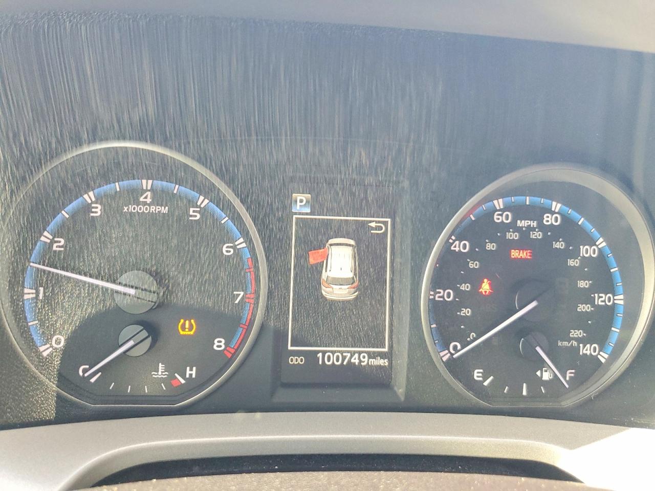 2018 TOYOTA RAV4 LE photo 17
