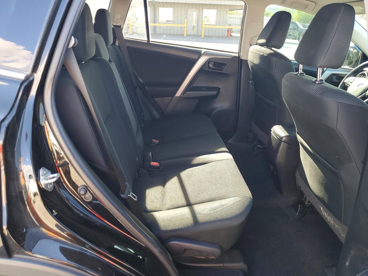 2018 TOYOTA RAV4 LE photo 21