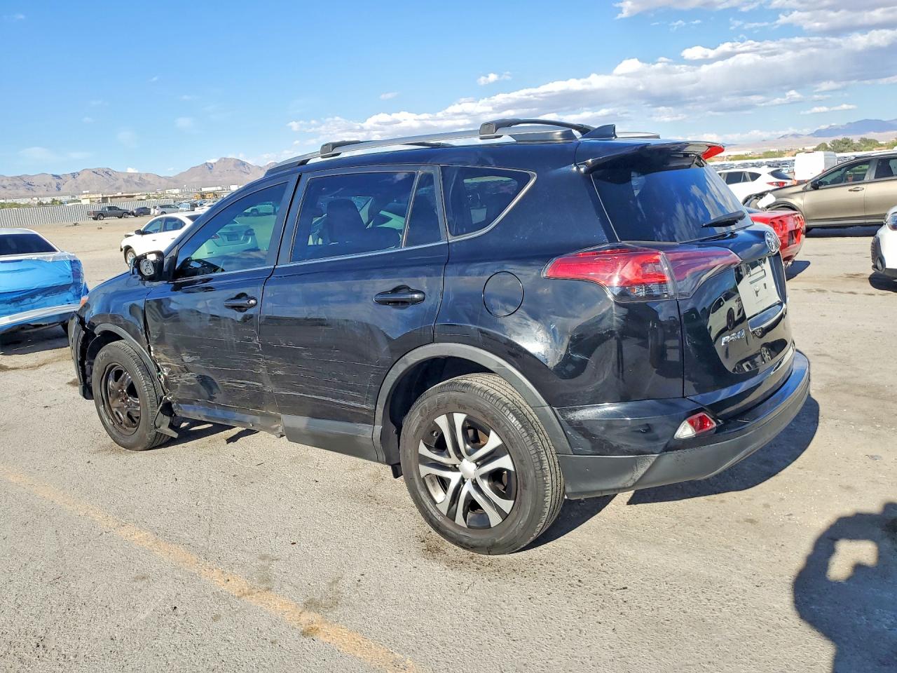 2018 TOYOTA RAV4 LE photo 3