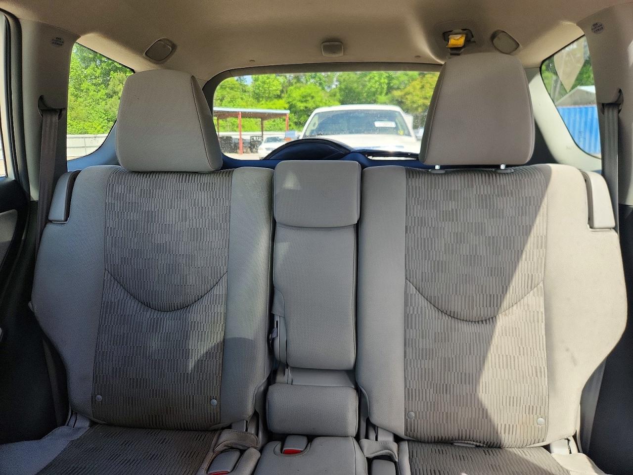 2012 TOYOTA RAV4 BASE photo 28