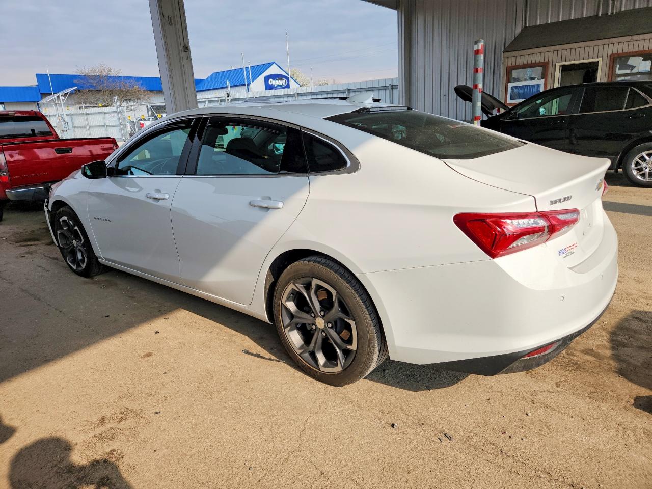 2022 CHEVROLET MALIBU LT photo 2