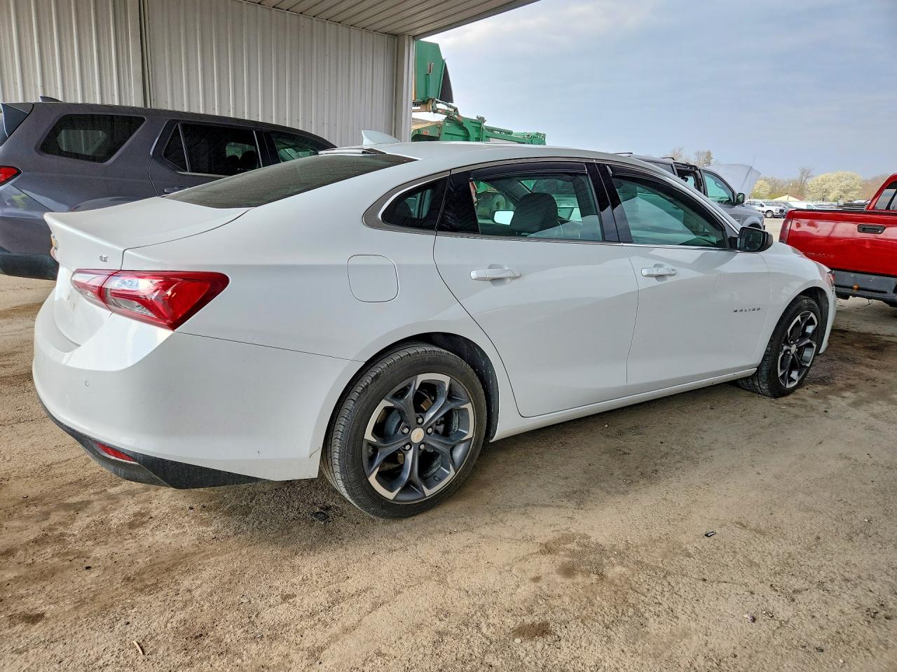 2022 CHEVROLET MALIBU LT photo 3