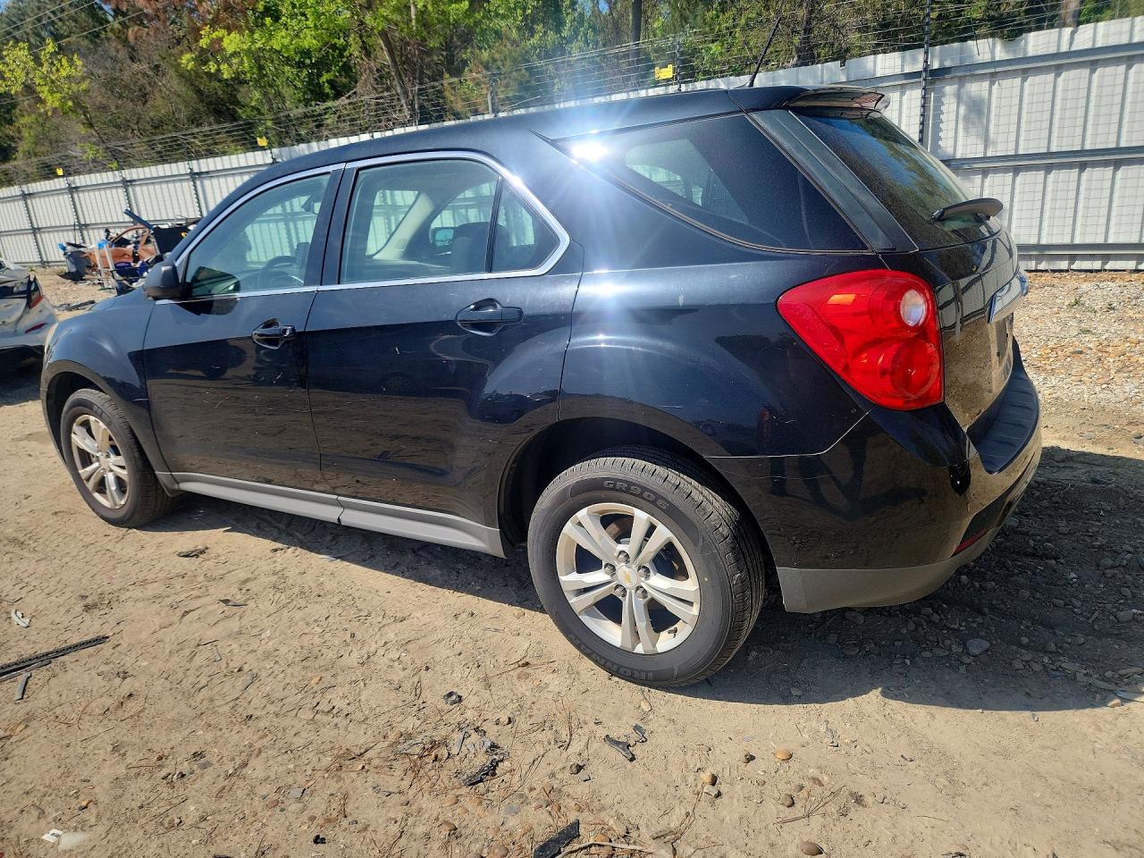 2013 CHEVROLET EQUINOX LS photo 4