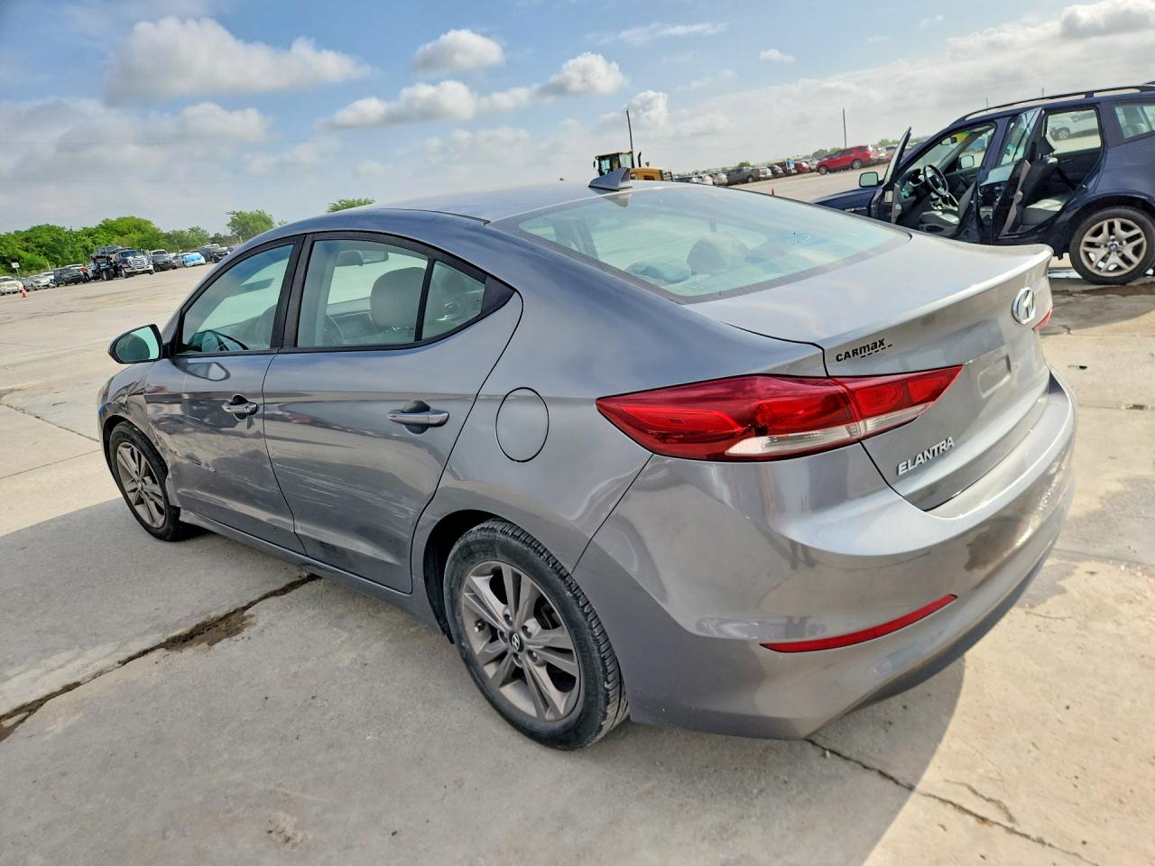 2018 HYUNDAI ELANTRA SEL photo 4