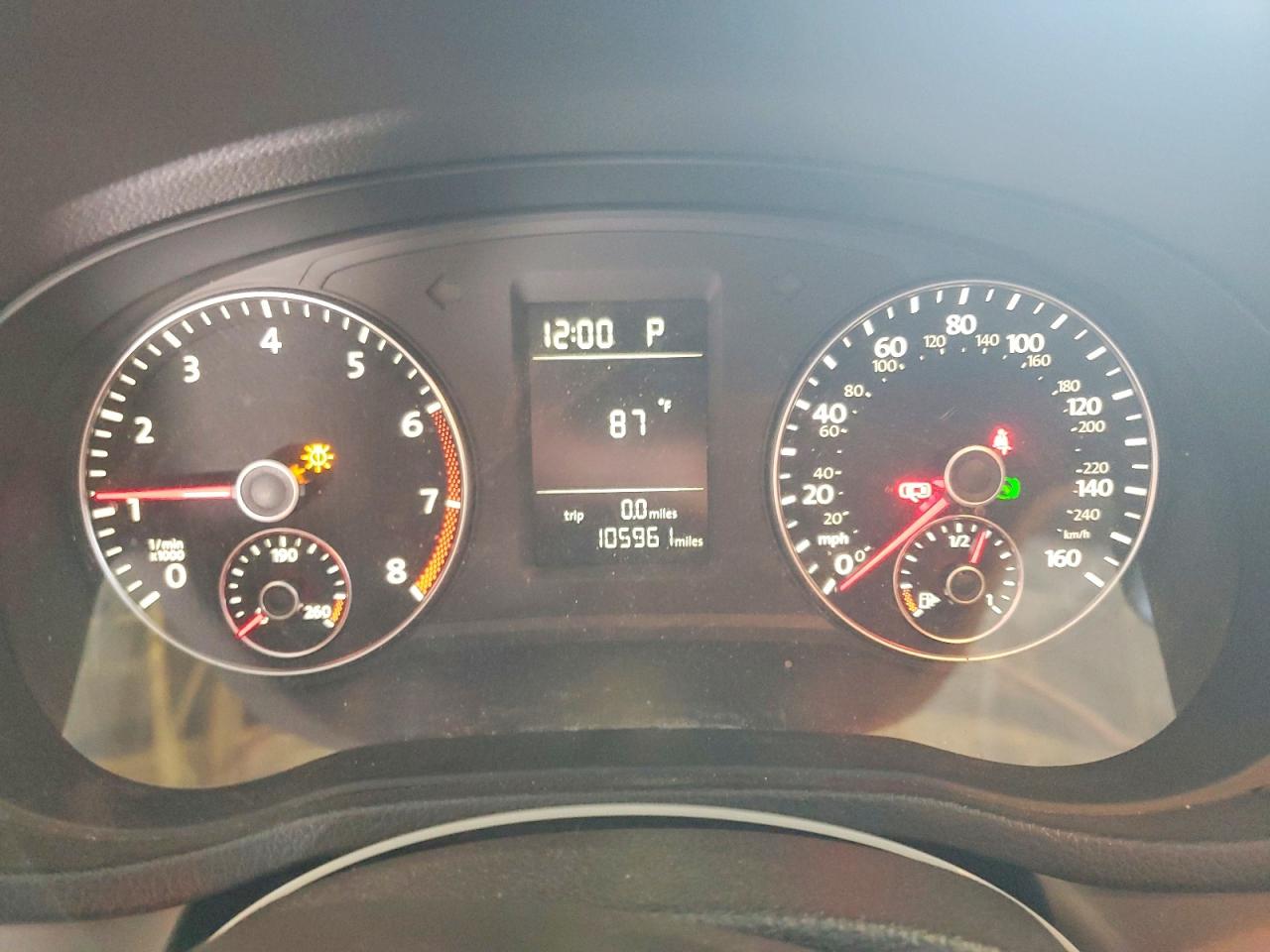 2014 VOLKSWAGEN PASSAT S photo 9