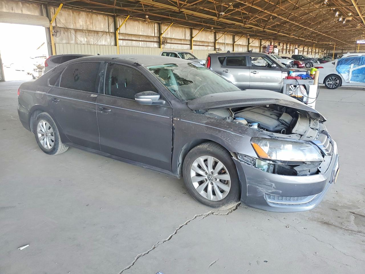2014 VOLKSWAGEN PASSAT S photo 4