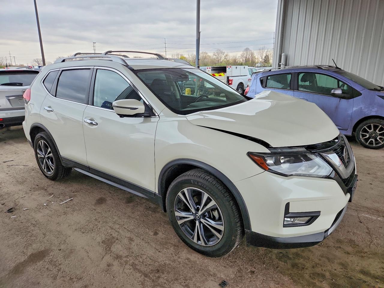 2019 NISSAN ROGUE SV photo 10