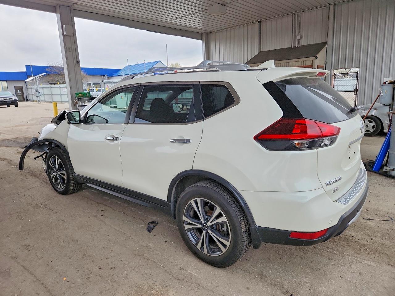 2019 NISSAN ROGUE SV photo 4
