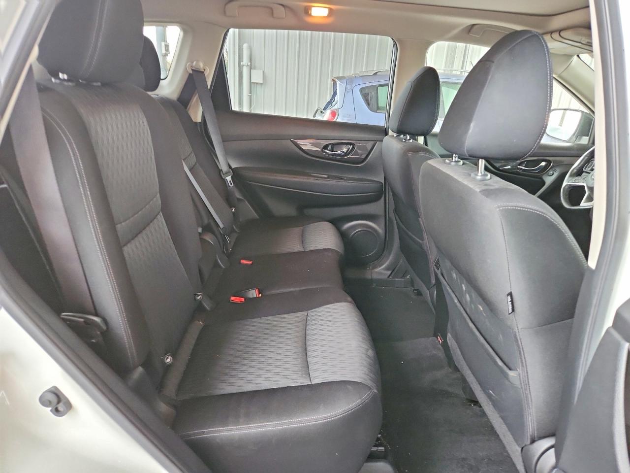 2019 NISSAN ROGUE SV photo 31