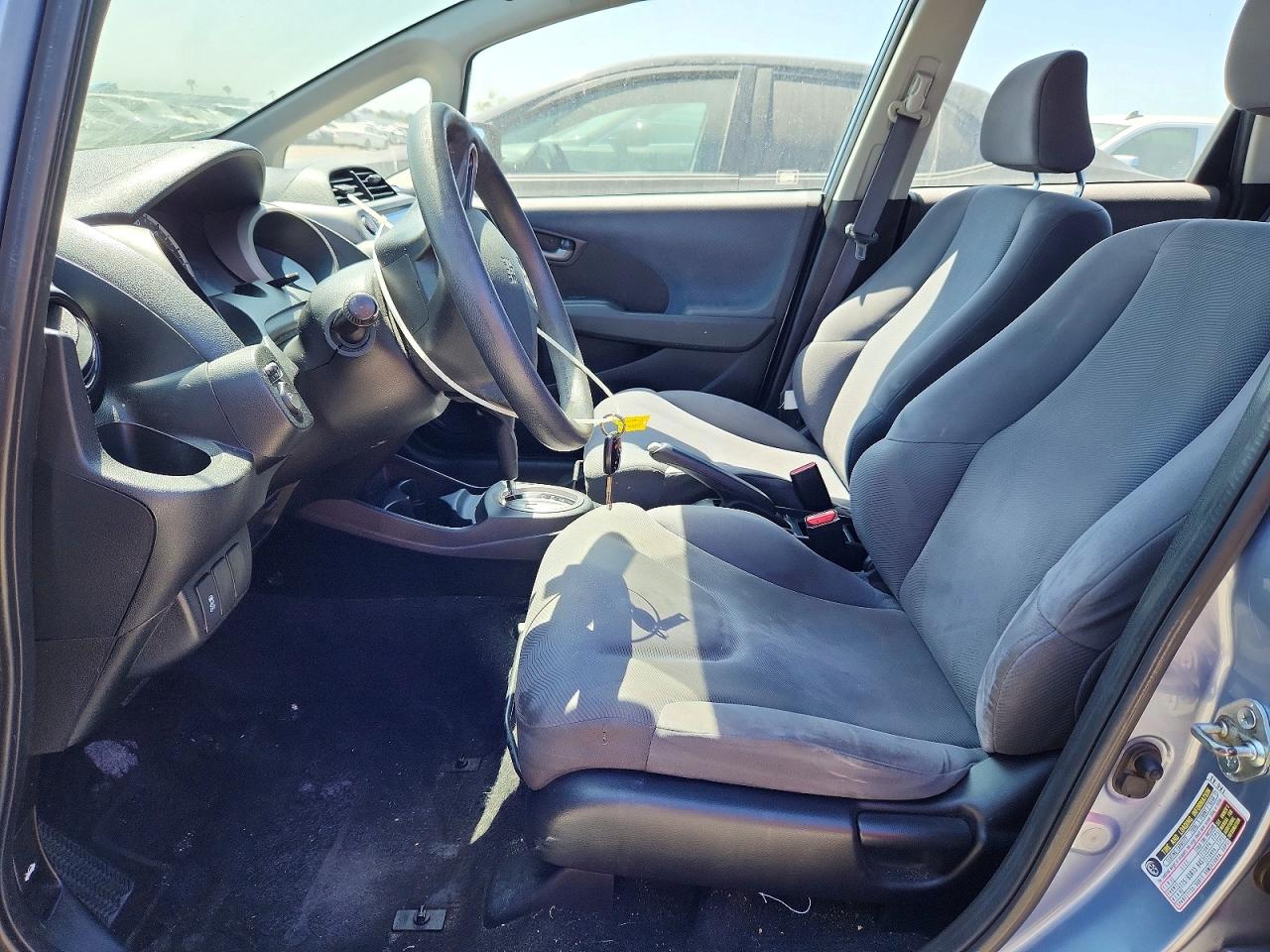 2011 HONDA FIT photo 13