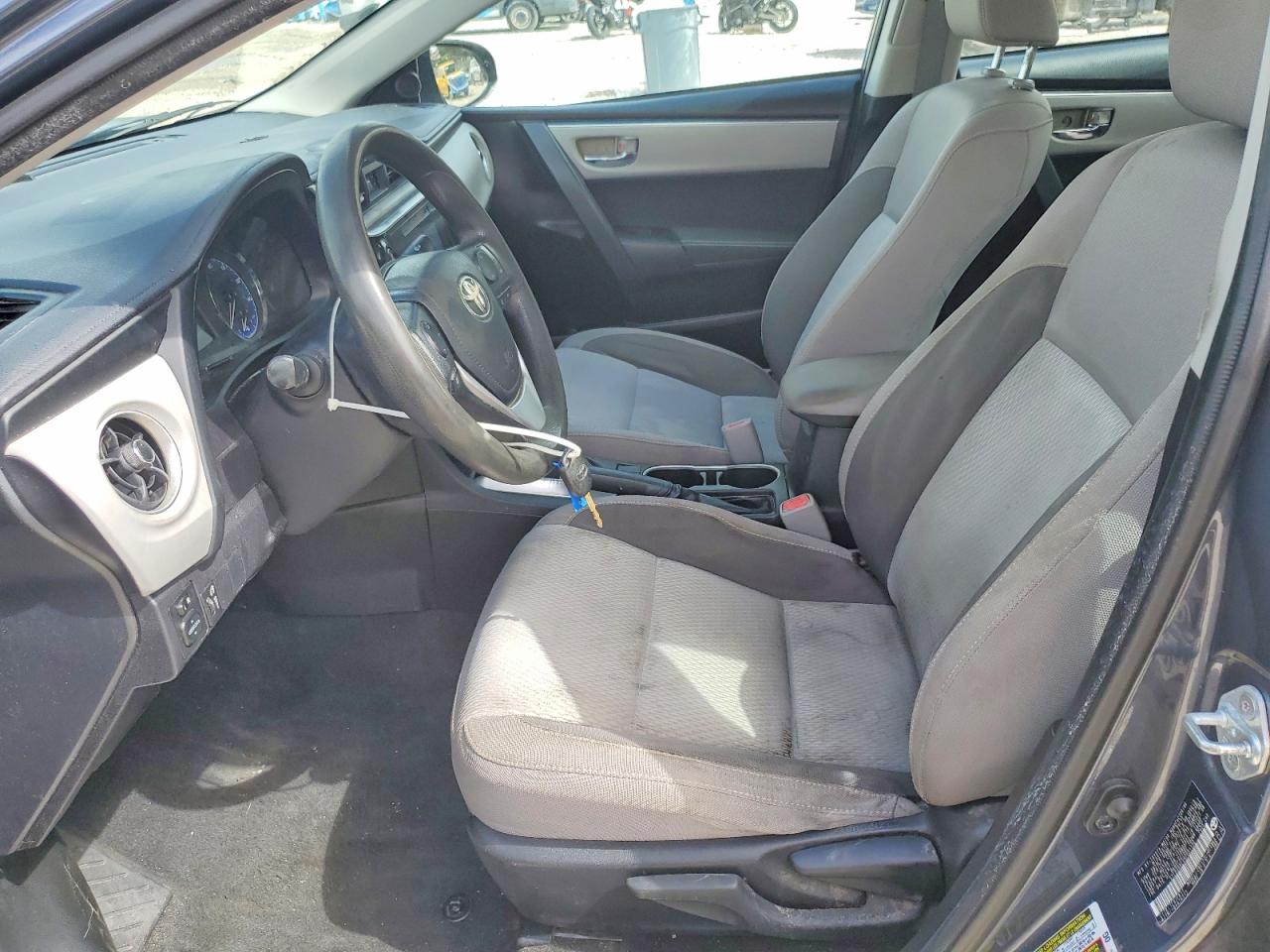 2017 TOYOTA COROLLA LE photo 7