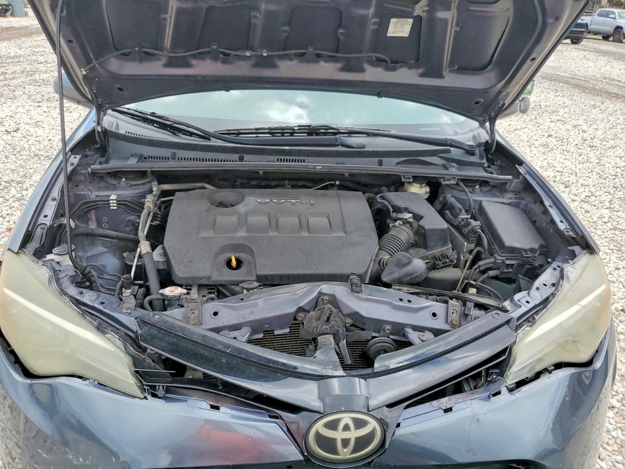 2017 TOYOTA COROLLA LE photo 11