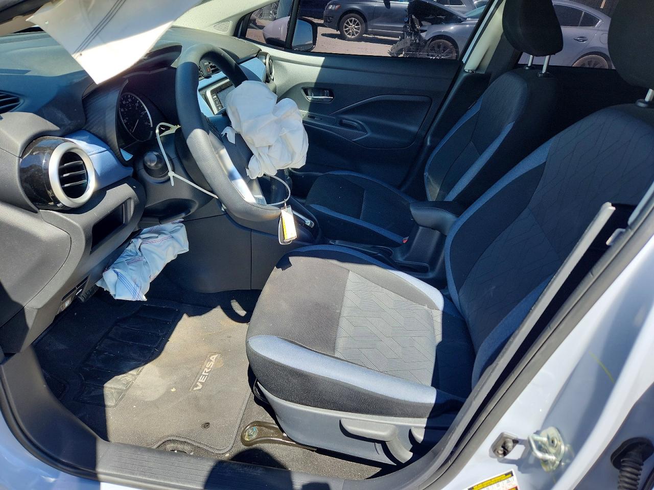 2025 NISSAN VERSA SV photo 7