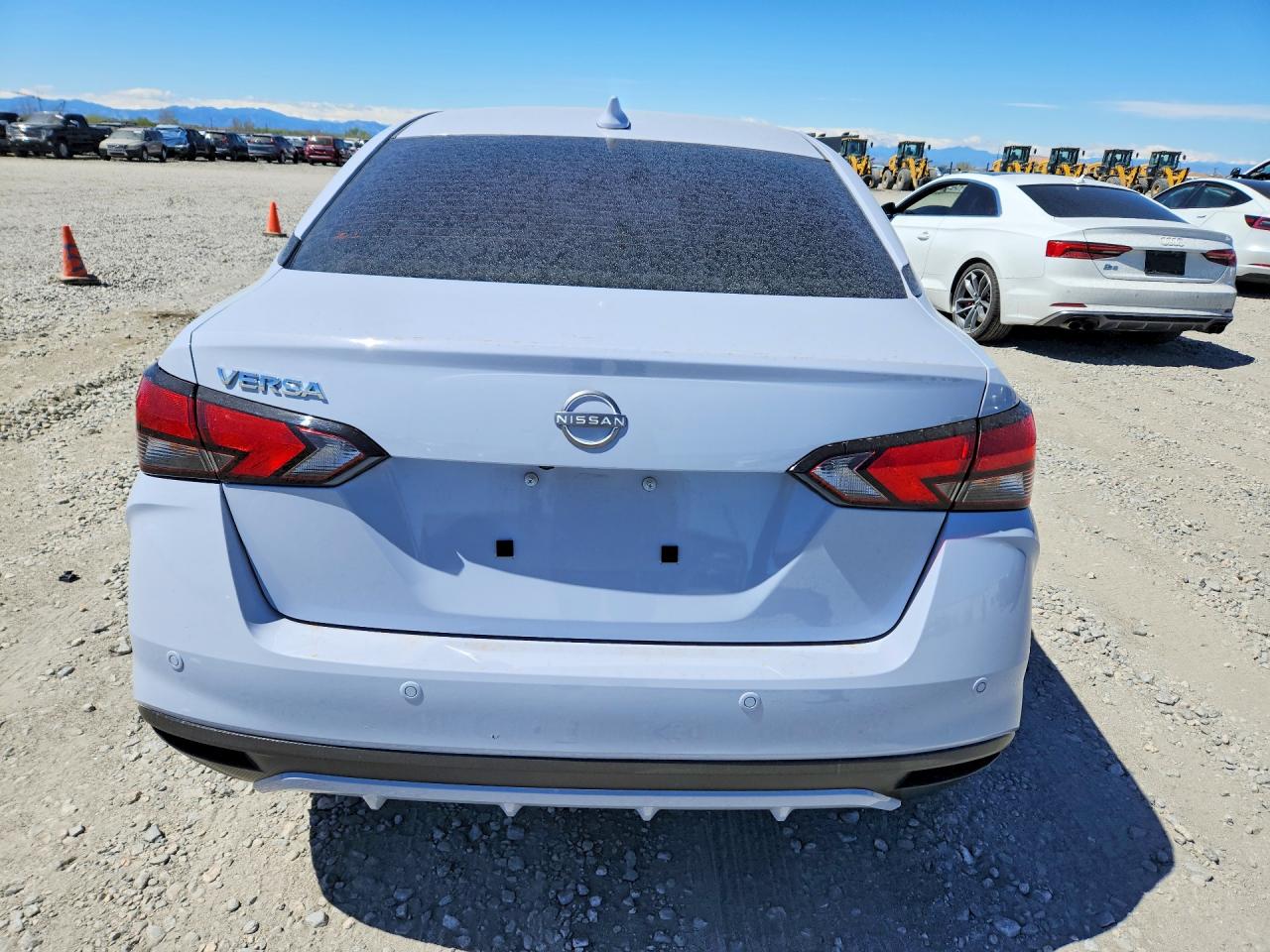 2025 NISSAN VERSA SV photo 6