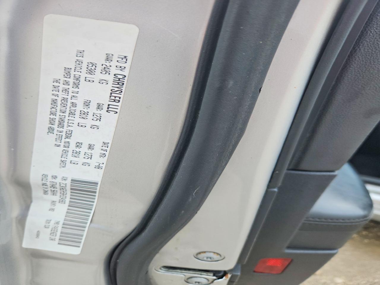 2008 CHRYSLER 300C photo 23
