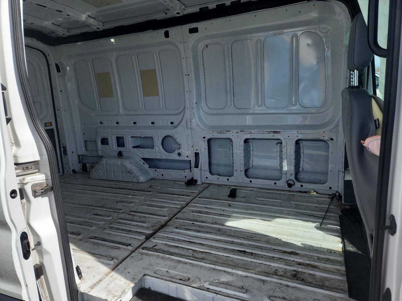 2017 FORD TRANSIT 150 DELIVERY VAN photo 16