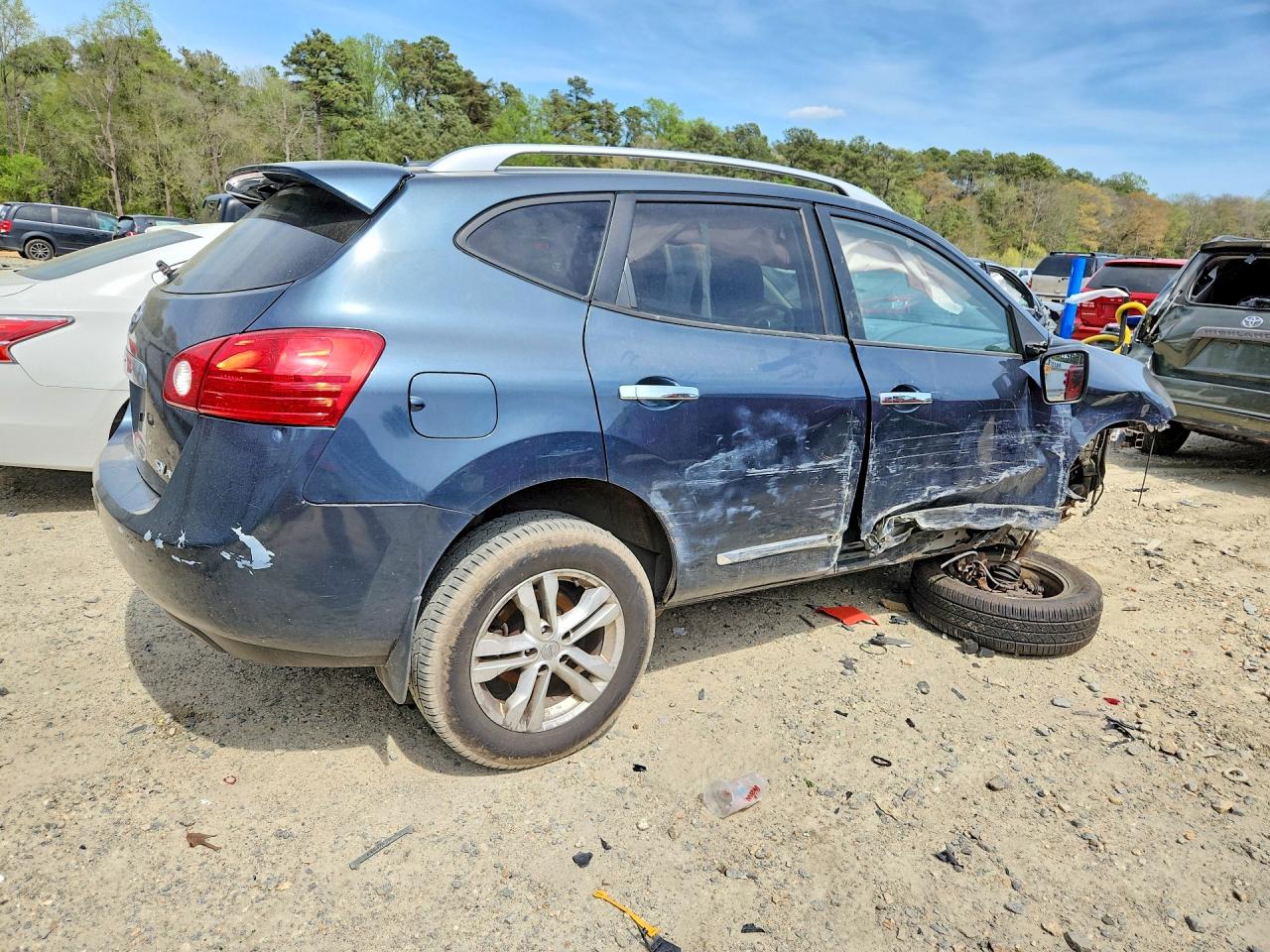2013 NISSAN ROGUE S photo 5
