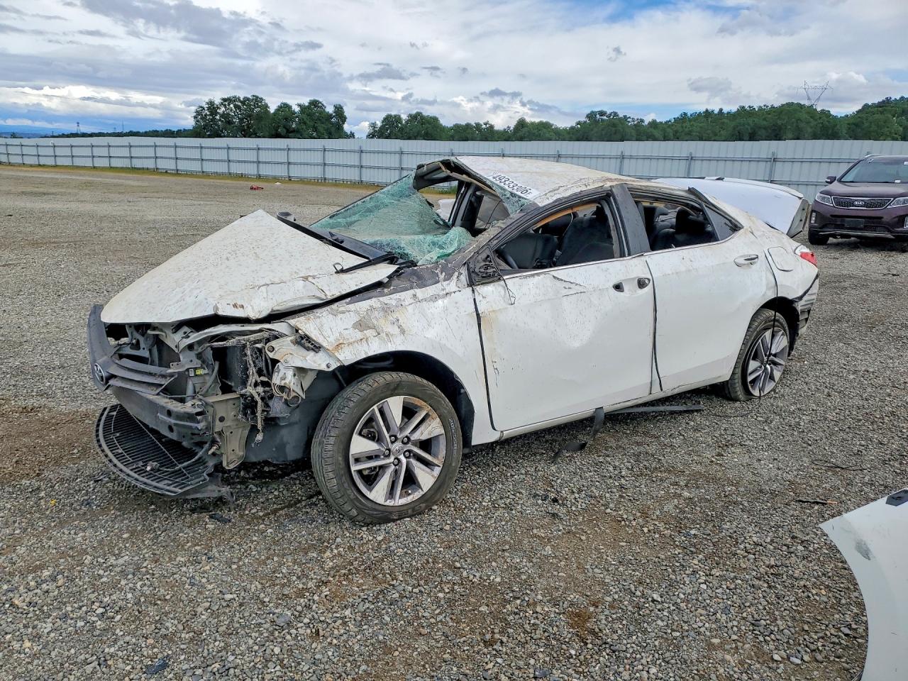 2015 TOYOTA COROLLA