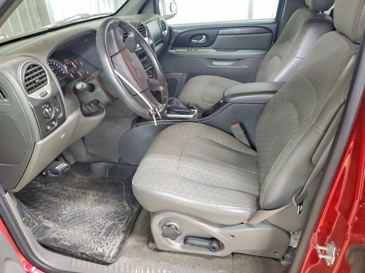 2004 GMC ENVOY XUV photo 13