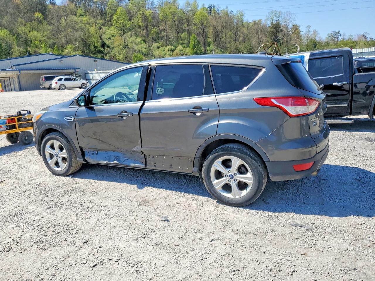 2016 FORD ESCAPE SE photo 4