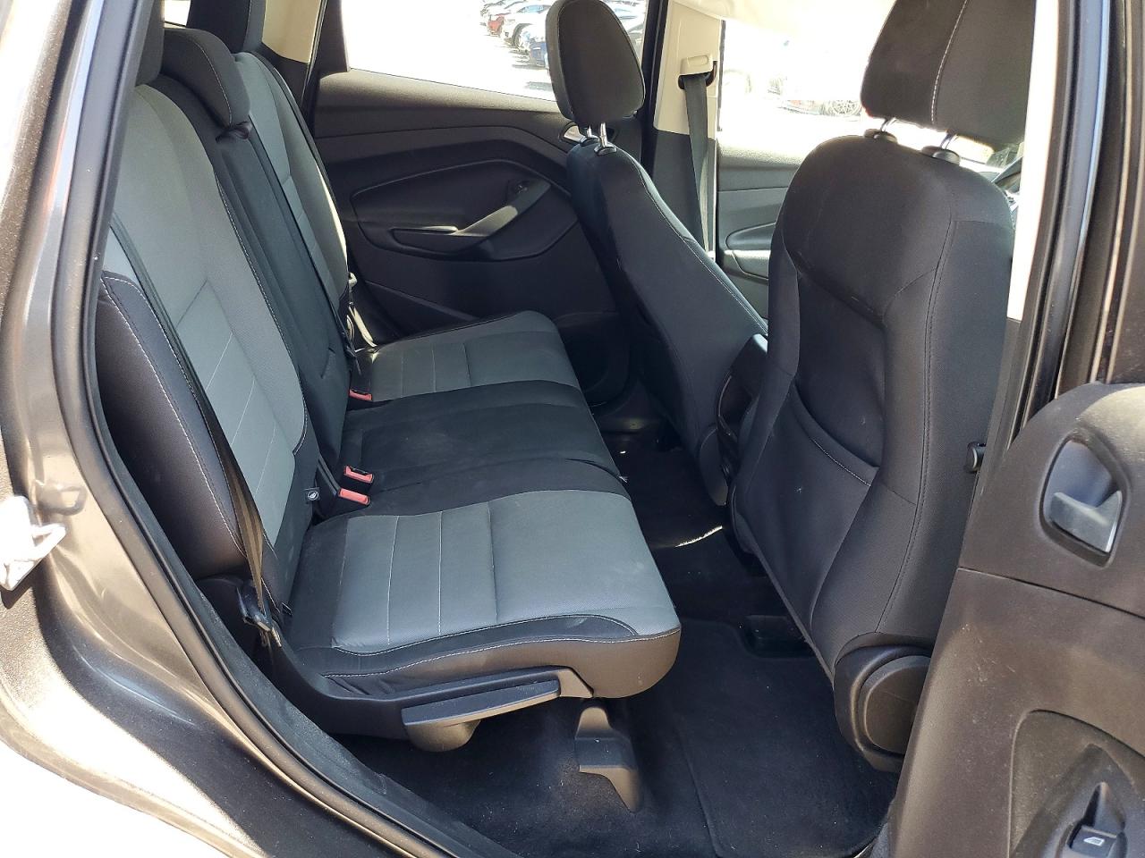 2016 FORD ESCAPE SE photo 31