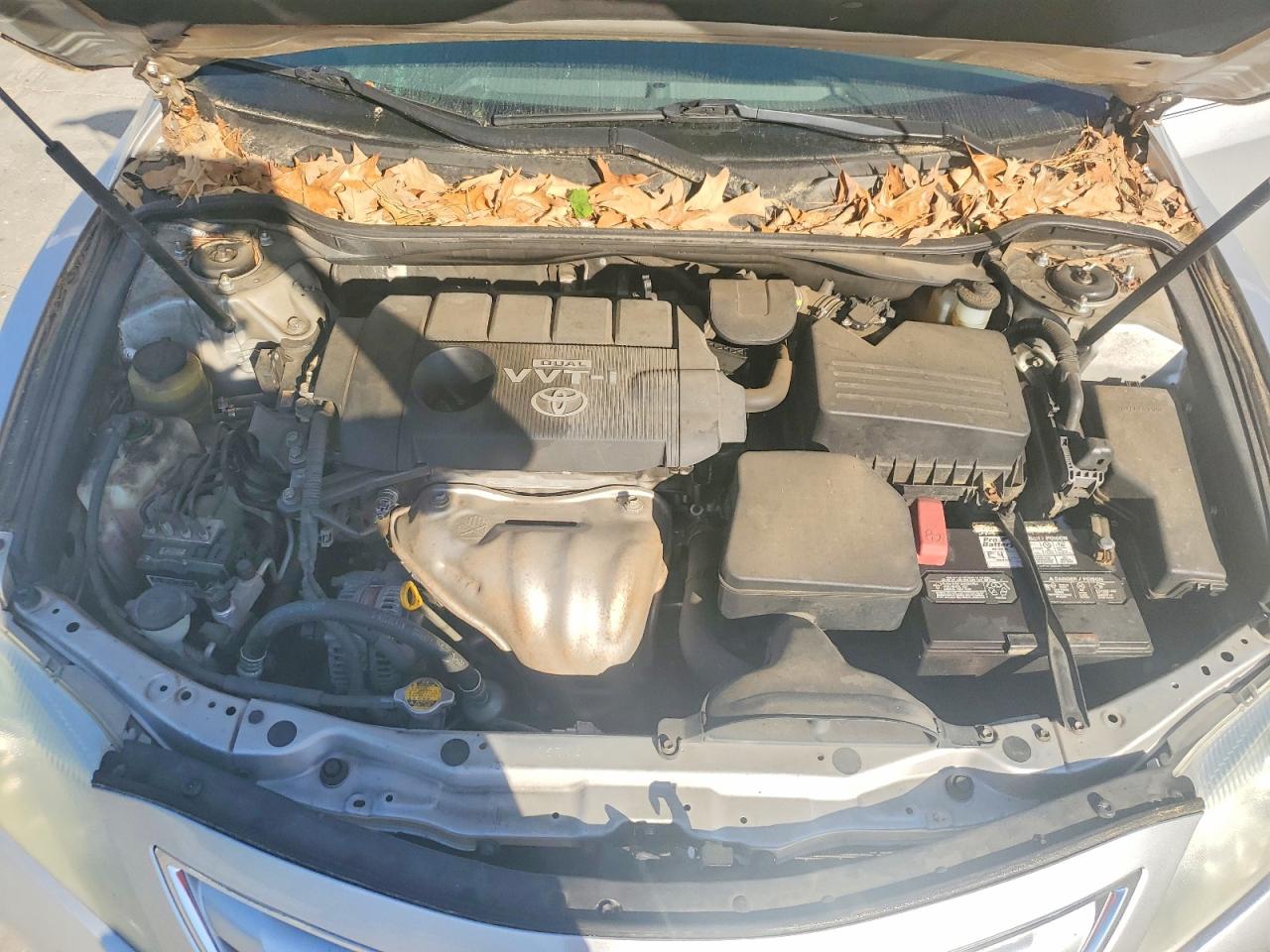 2010 TOYOTA CAMRY LE photo 21