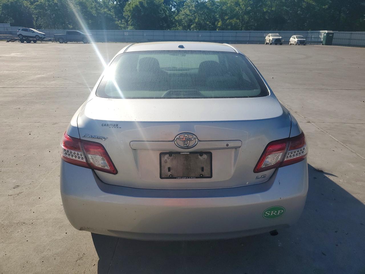 2010 TOYOTA CAMRY LE photo 11