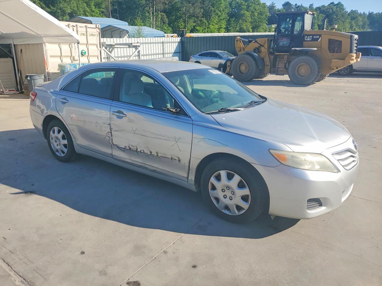 2010 TOYOTA CAMRY LE photo 7