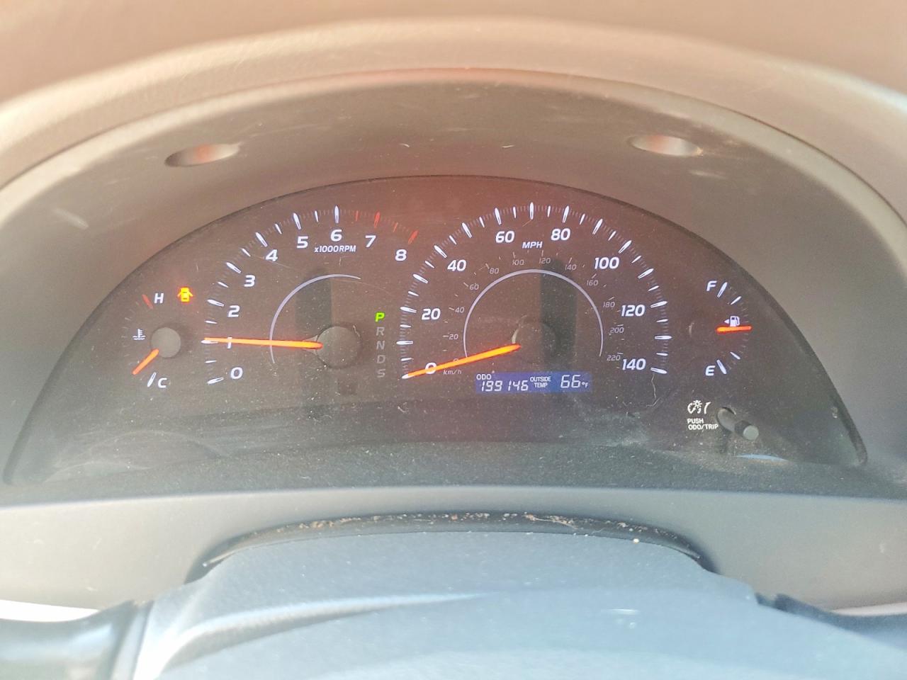 2010 TOYOTA CAMRY LE photo 17