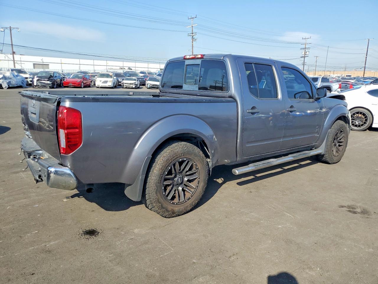 2018 NISSAN FRONTIER SV photo 3